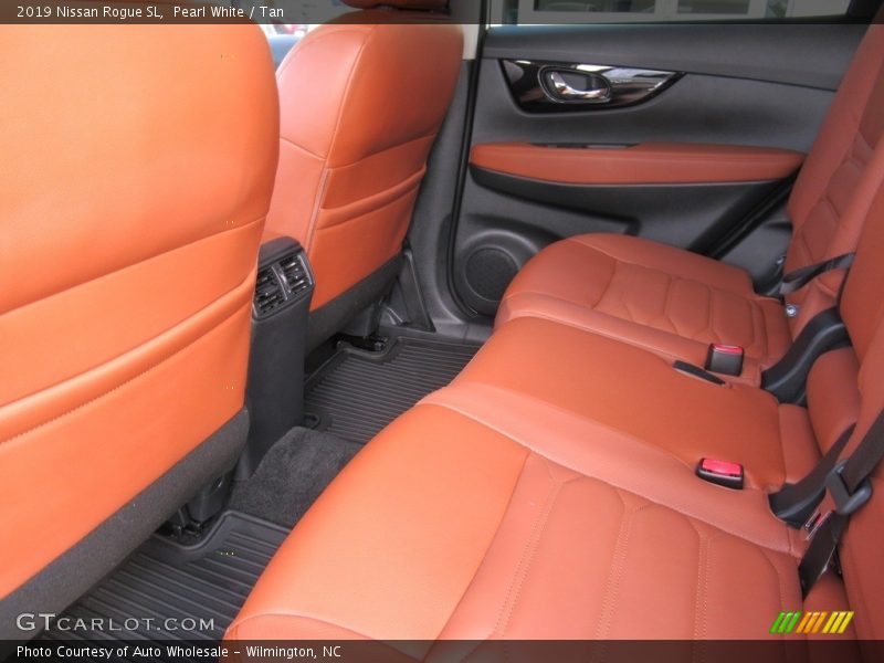 Pearl White / Tan 2019 Nissan Rogue SL