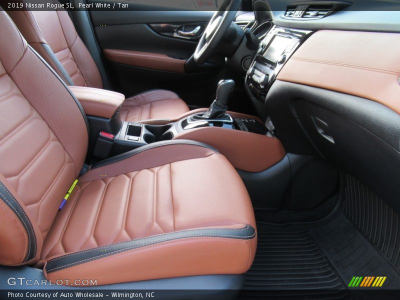 Pearl White / Tan 2019 Nissan Rogue SL