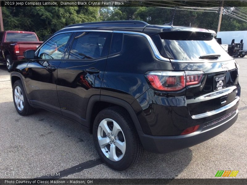 Diamond Black Crystal Pearl / Black 2019 Jeep Compass Latitude