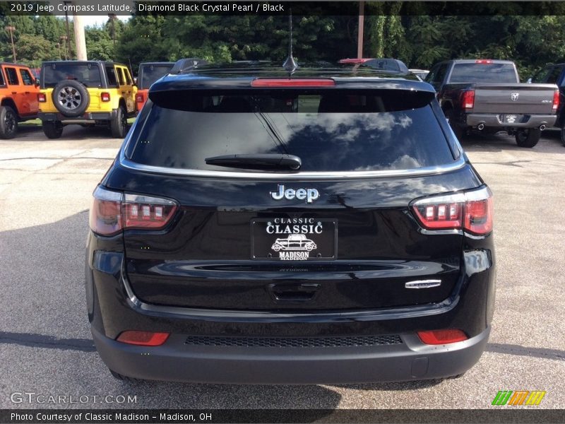 Diamond Black Crystal Pearl / Black 2019 Jeep Compass Latitude