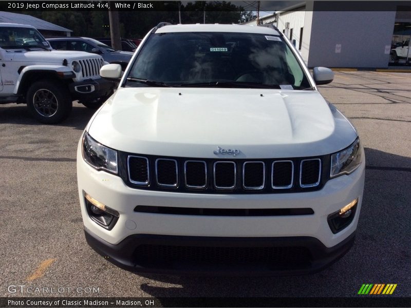 White / Black 2019 Jeep Compass Latitude 4x4