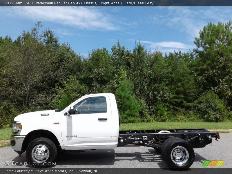 Bright White / Black/Diesel Gray 2019 Ram 3500 Tradesman Regular Cab 4x4 Chassis