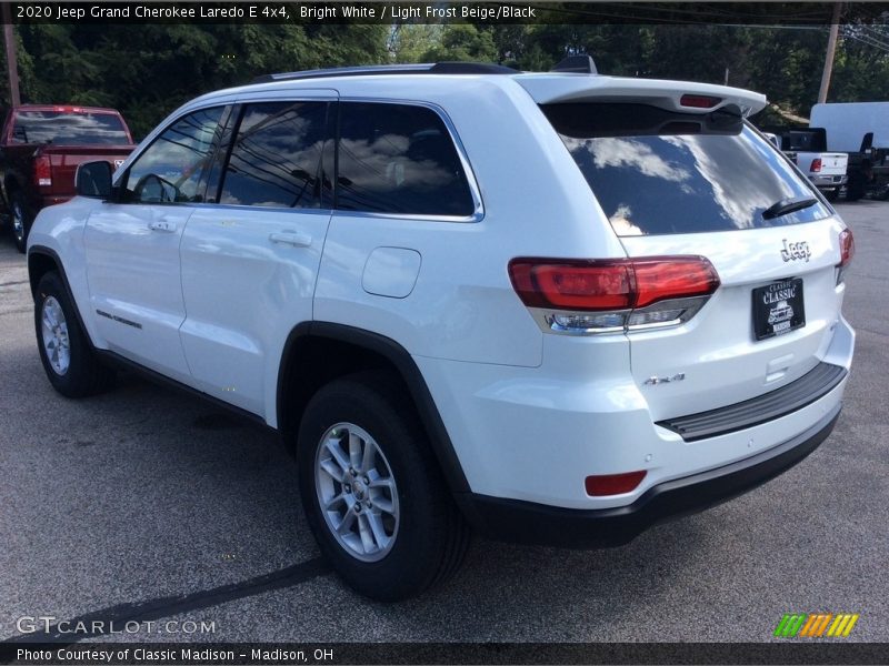 Bright White / Light Frost Beige/Black 2020 Jeep Grand Cherokee Laredo E 4x4