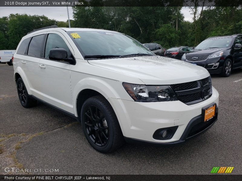 Vice White / Black 2018 Dodge Journey SXT