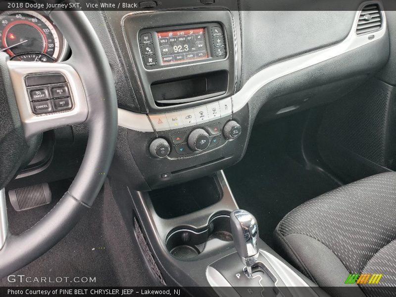 Vice White / Black 2018 Dodge Journey SXT