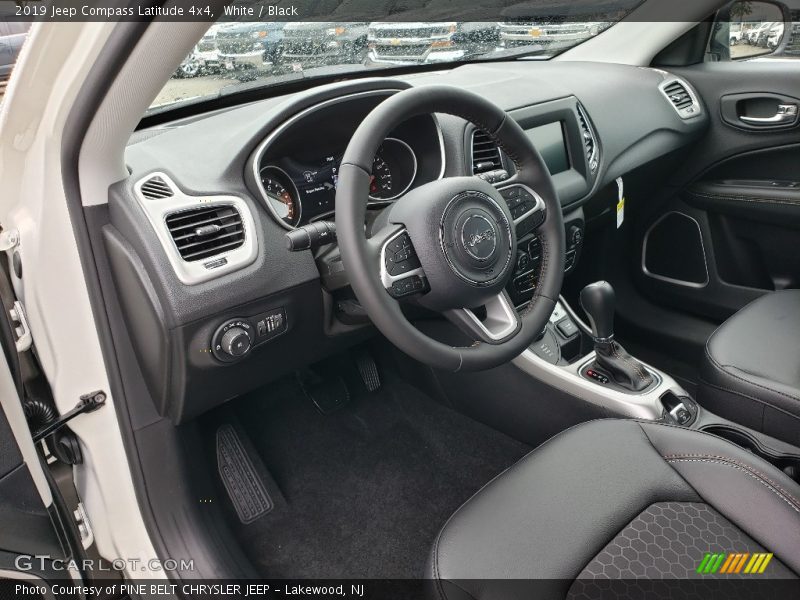 White / Black 2019 Jeep Compass Latitude 4x4