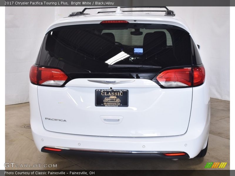 Bright White / Black/Alloy 2017 Chrysler Pacifica Touring L Plus
