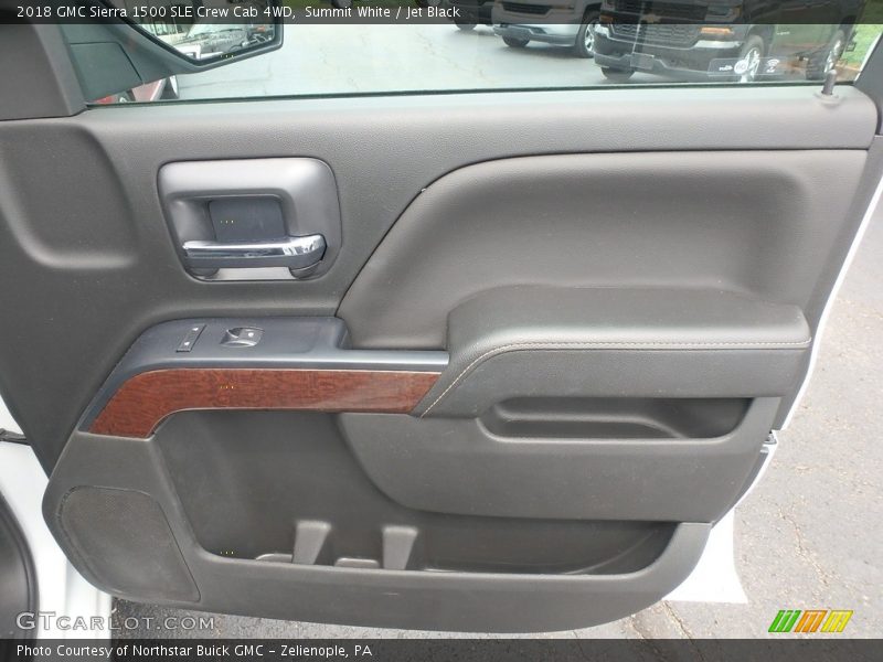 Summit White / Jet Black 2018 GMC Sierra 1500 SLE Crew Cab 4WD