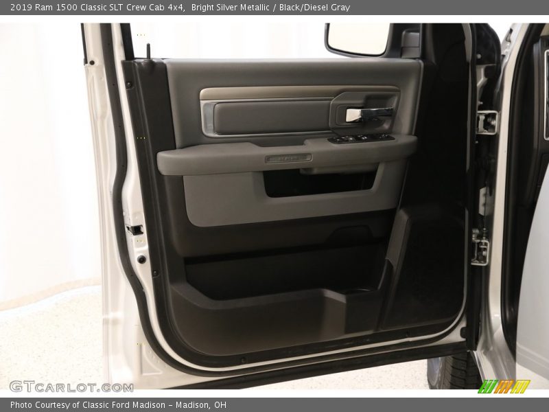 Bright Silver Metallic / Black/Diesel Gray 2019 Ram 1500 Classic SLT Crew Cab 4x4