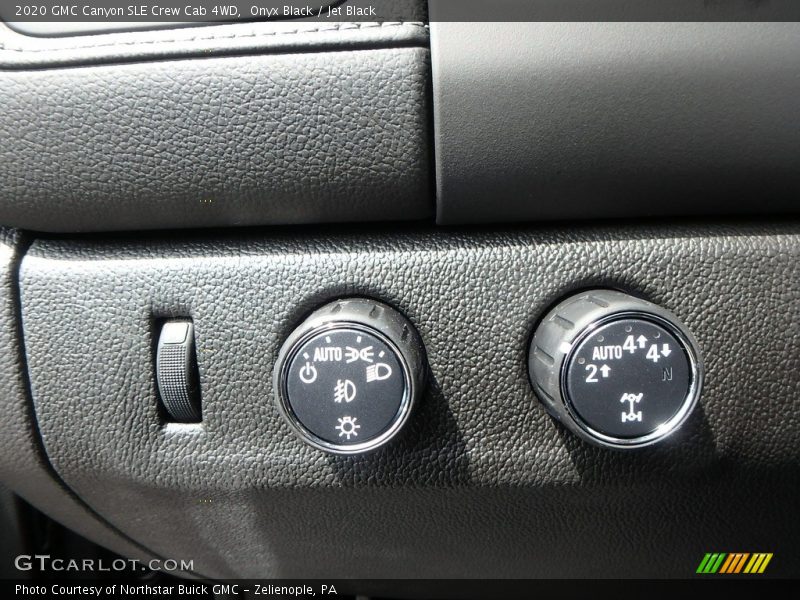 Controls of 2020 Canyon SLE Crew Cab 4WD
