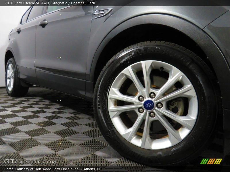 Magnetic / Charcoal Black 2018 Ford Escape SE 4WD