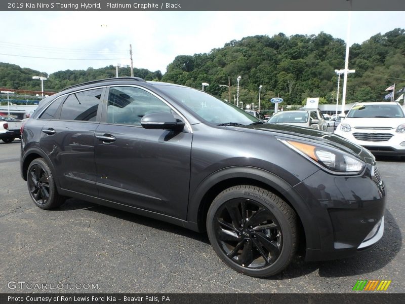 Front 3/4 View of 2019 Niro S Touring Hybrid