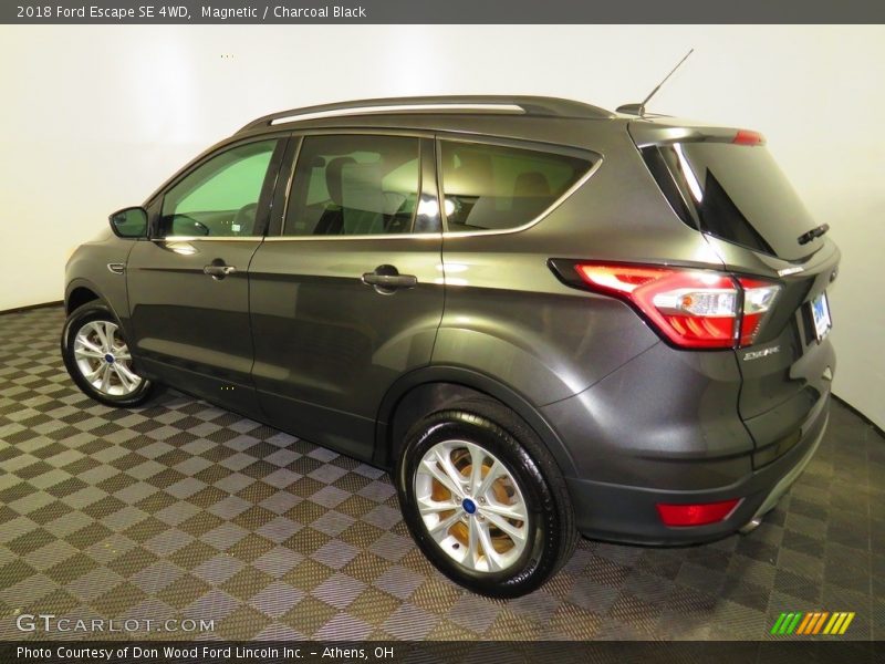 Magnetic / Charcoal Black 2018 Ford Escape SE 4WD