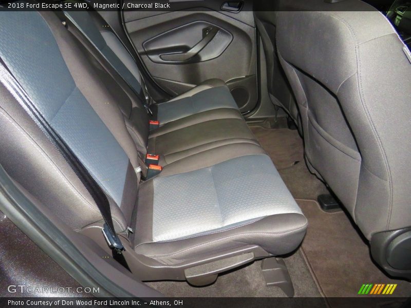 Magnetic / Charcoal Black 2018 Ford Escape SE 4WD