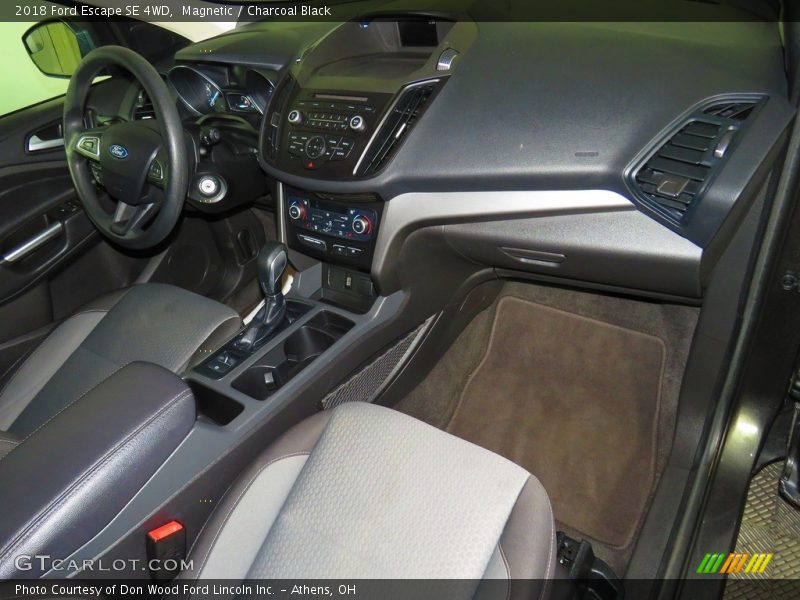 Magnetic / Charcoal Black 2018 Ford Escape SE 4WD