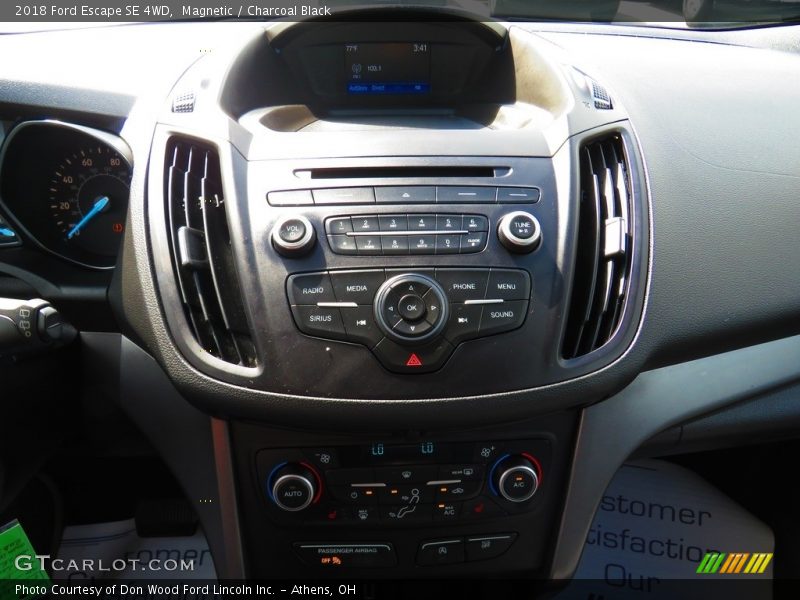 Magnetic / Charcoal Black 2018 Ford Escape SE 4WD