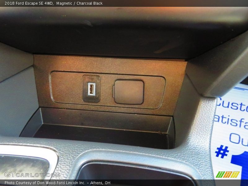 Magnetic / Charcoal Black 2018 Ford Escape SE 4WD