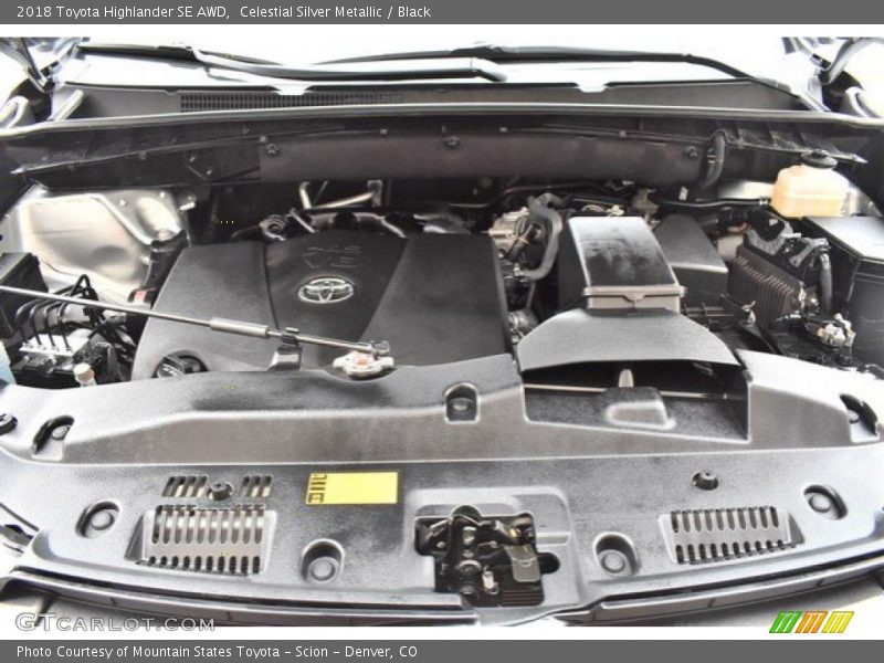 Celestial Silver Metallic / Black 2018 Toyota Highlander SE AWD