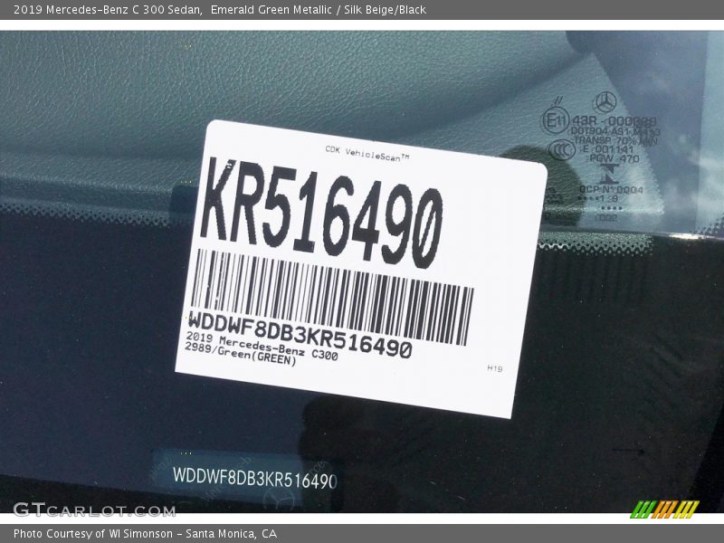 Emerald Green Metallic / Silk Beige/Black 2019 Mercedes-Benz C 300 Sedan