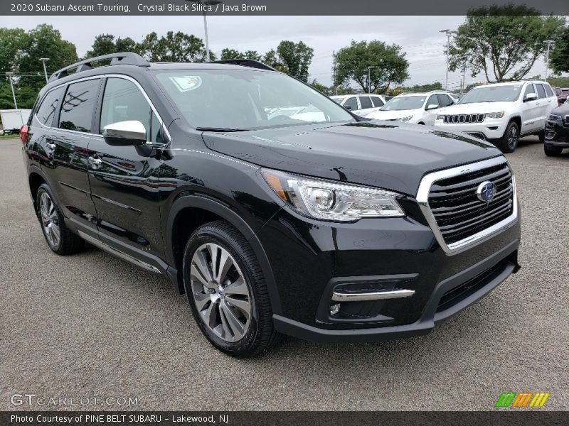 Front 3/4 View of 2020 Ascent Touring