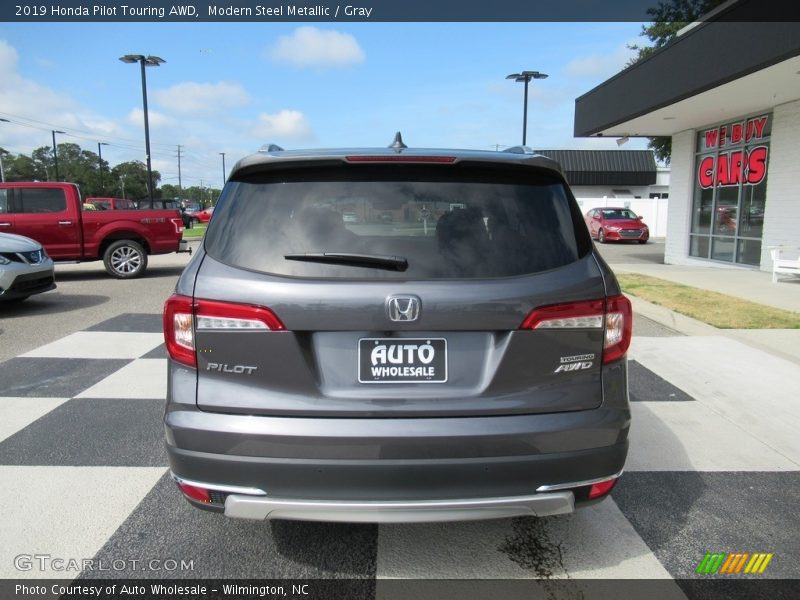 Modern Steel Metallic / Gray 2019 Honda Pilot Touring AWD