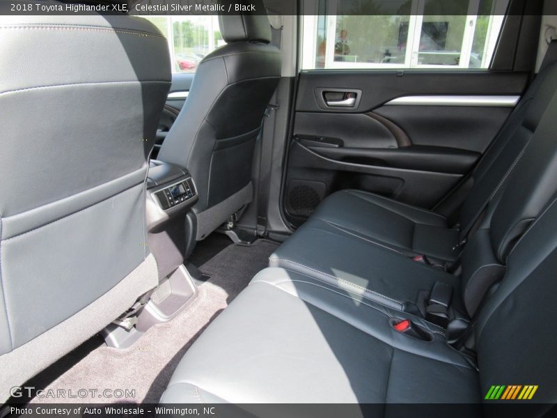 Celestial Silver Metallic / Black 2018 Toyota Highlander XLE