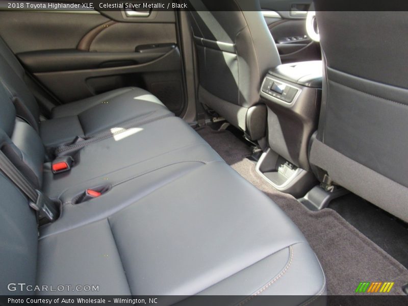 Celestial Silver Metallic / Black 2018 Toyota Highlander XLE