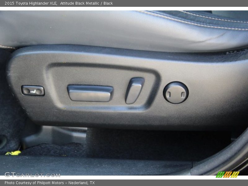 Attitude Black Metallic / Black 2015 Toyota Highlander XLE