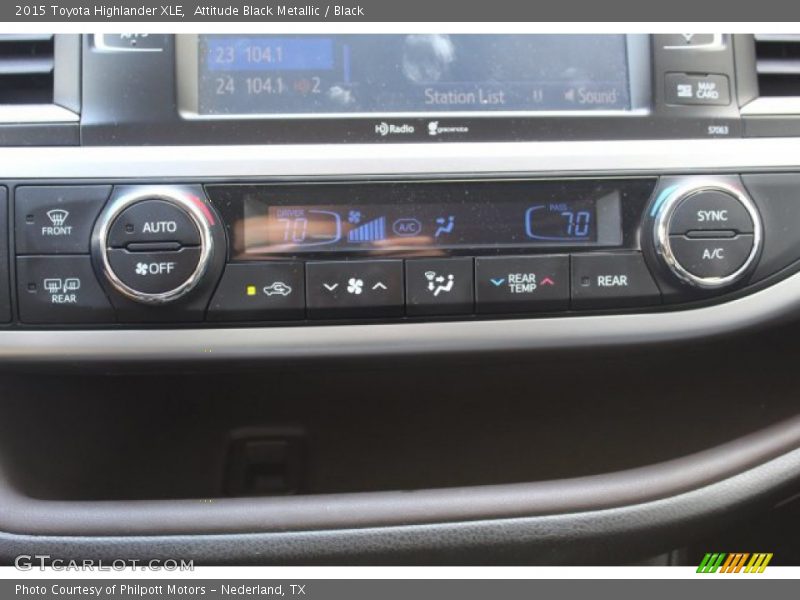 Attitude Black Metallic / Black 2015 Toyota Highlander XLE