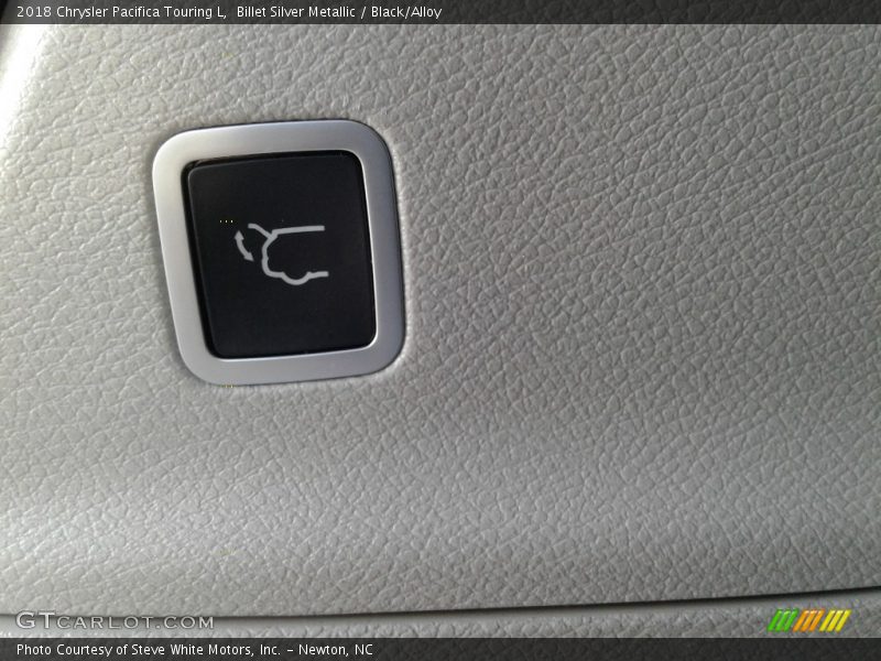 Billet Silver Metallic / Black/Alloy 2018 Chrysler Pacifica Touring L