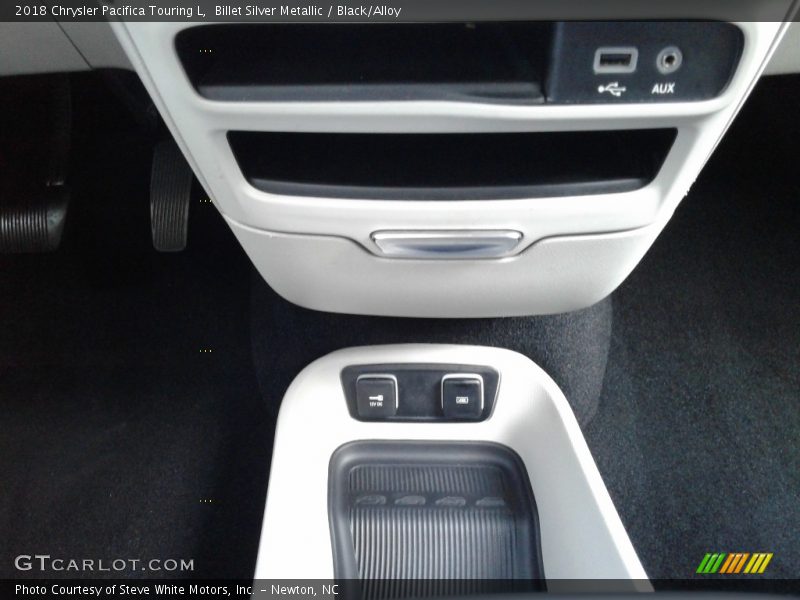 Billet Silver Metallic / Black/Alloy 2018 Chrysler Pacifica Touring L