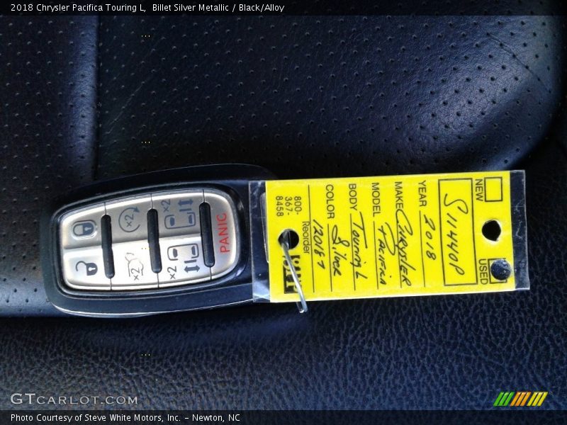 Billet Silver Metallic / Black/Alloy 2018 Chrysler Pacifica Touring L