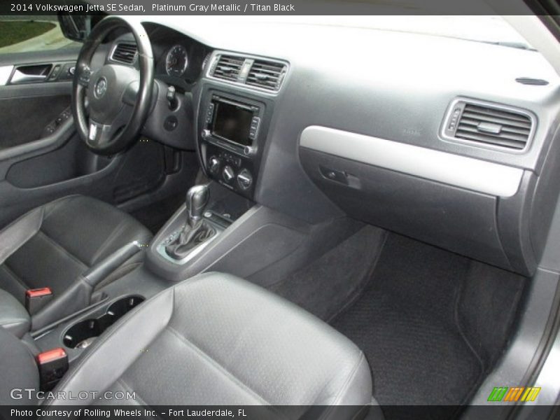 Platinum Gray Metallic / Titan Black 2014 Volkswagen Jetta SE Sedan