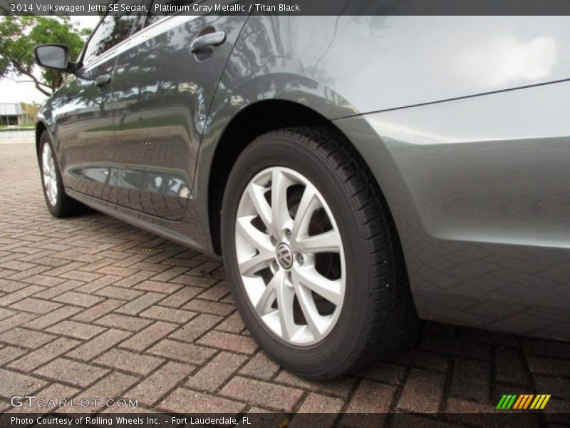 Platinum Gray Metallic / Titan Black 2014 Volkswagen Jetta SE Sedan