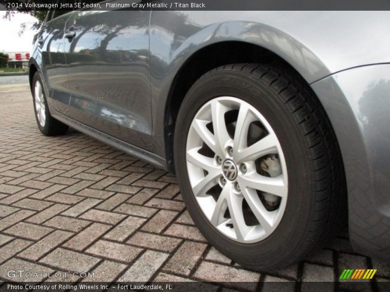 Platinum Gray Metallic / Titan Black 2014 Volkswagen Jetta SE Sedan