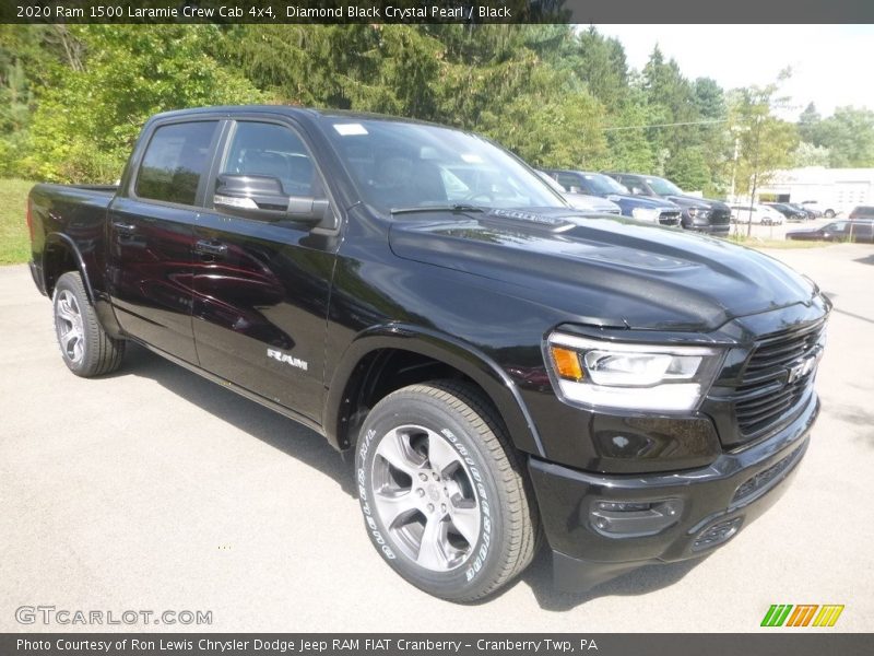 Front 3/4 View of 2020 1500 Laramie Crew Cab 4x4