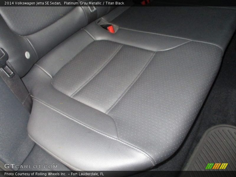 Platinum Gray Metallic / Titan Black 2014 Volkswagen Jetta SE Sedan