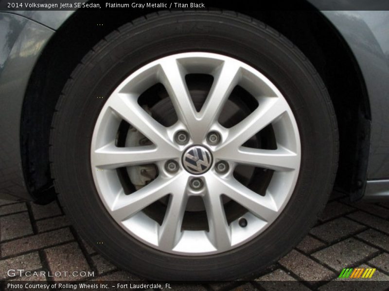 Platinum Gray Metallic / Titan Black 2014 Volkswagen Jetta SE Sedan