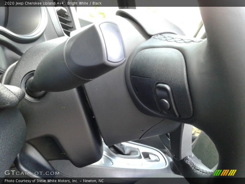 Bright White / Black 2020 Jeep Cherokee Upland 4x4
