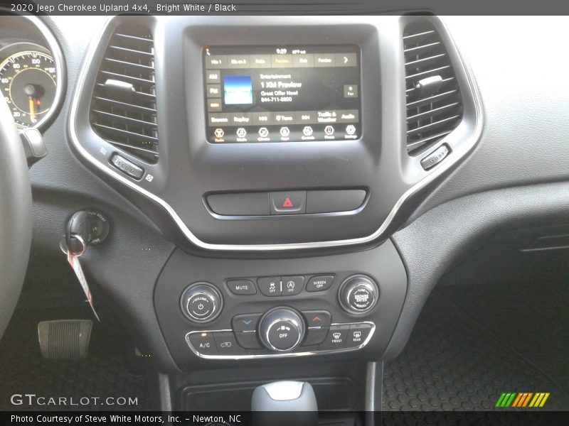 Bright White / Black 2020 Jeep Cherokee Upland 4x4