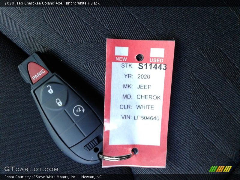 Bright White / Black 2020 Jeep Cherokee Upland 4x4