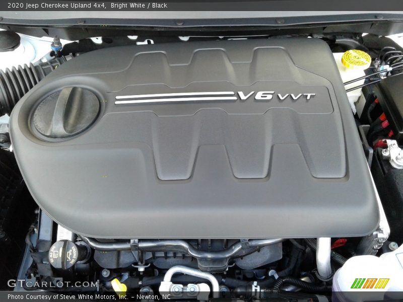 Bright White / Black 2020 Jeep Cherokee Upland 4x4