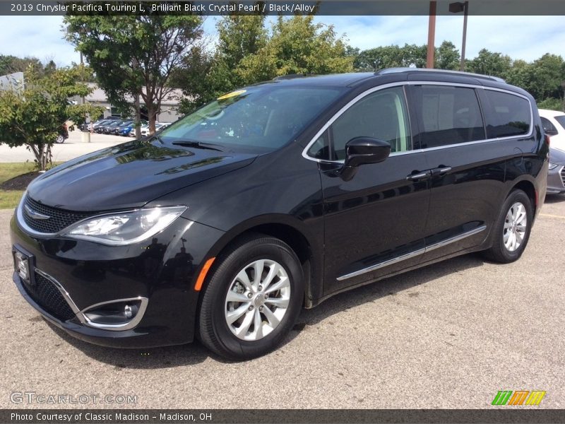 Brilliant Black Crystal Pearl / Black/Alloy 2019 Chrysler Pacifica Touring L