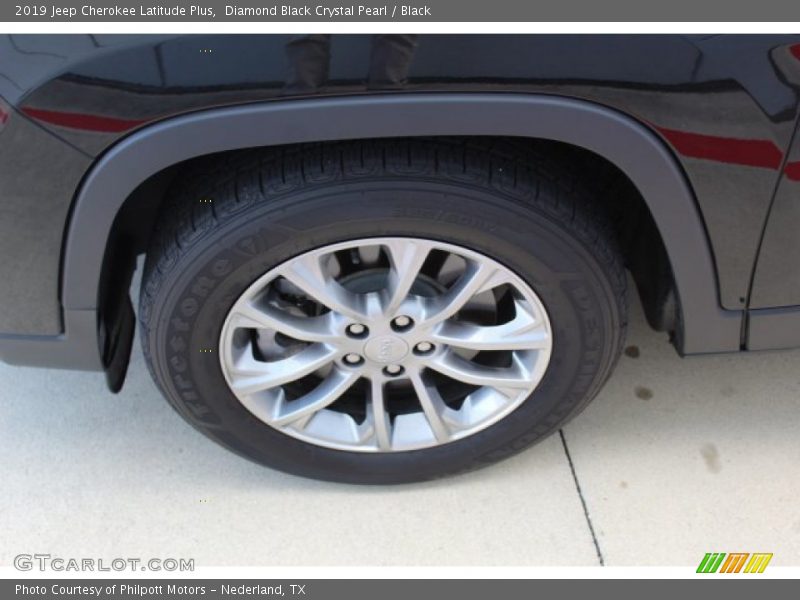 Diamond Black Crystal Pearl / Black 2019 Jeep Cherokee Latitude Plus