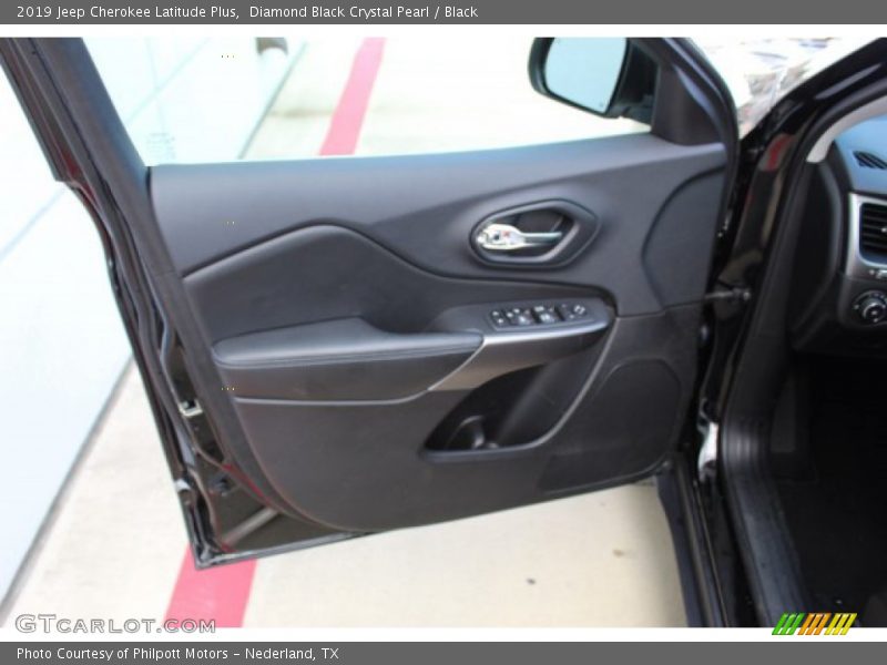 Diamond Black Crystal Pearl / Black 2019 Jeep Cherokee Latitude Plus