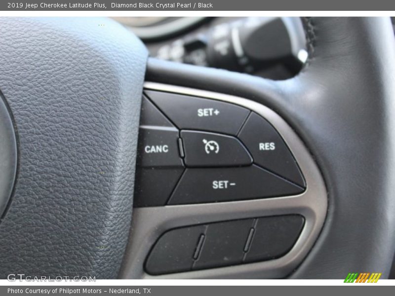 Diamond Black Crystal Pearl / Black 2019 Jeep Cherokee Latitude Plus