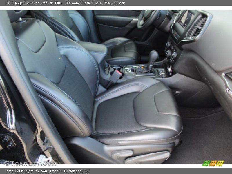 Diamond Black Crystal Pearl / Black 2019 Jeep Cherokee Latitude Plus