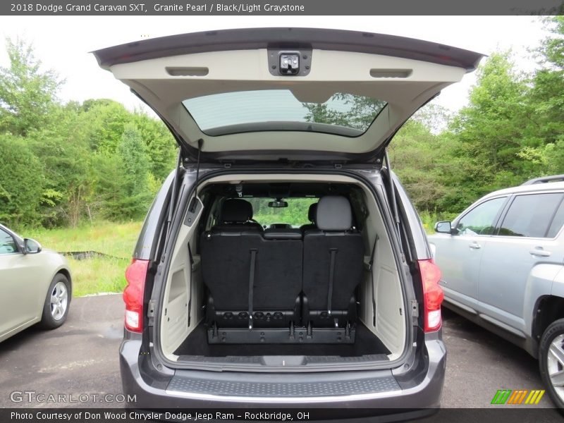 Granite Pearl / Black/Light Graystone 2018 Dodge Grand Caravan SXT
