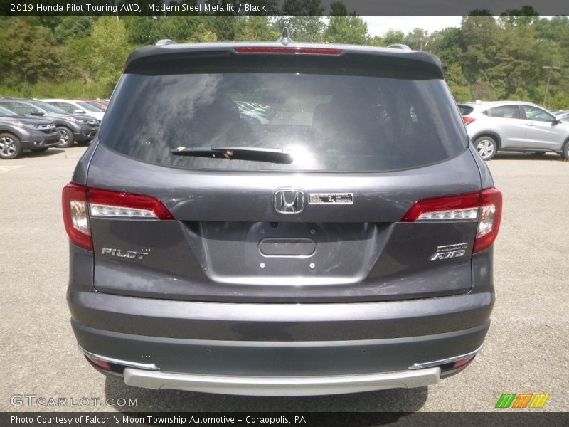 Modern Steel Metallic / Black 2019 Honda Pilot Touring AWD