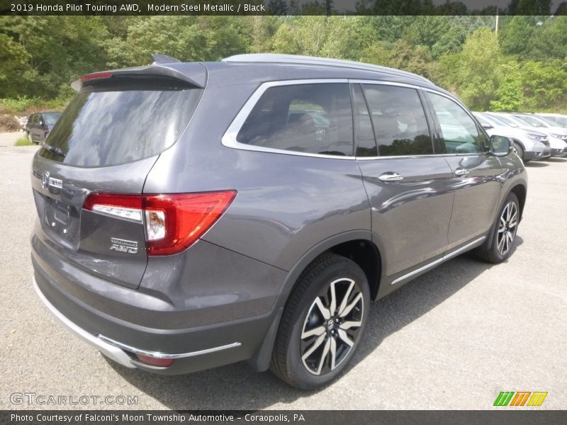 Modern Steel Metallic / Black 2019 Honda Pilot Touring AWD